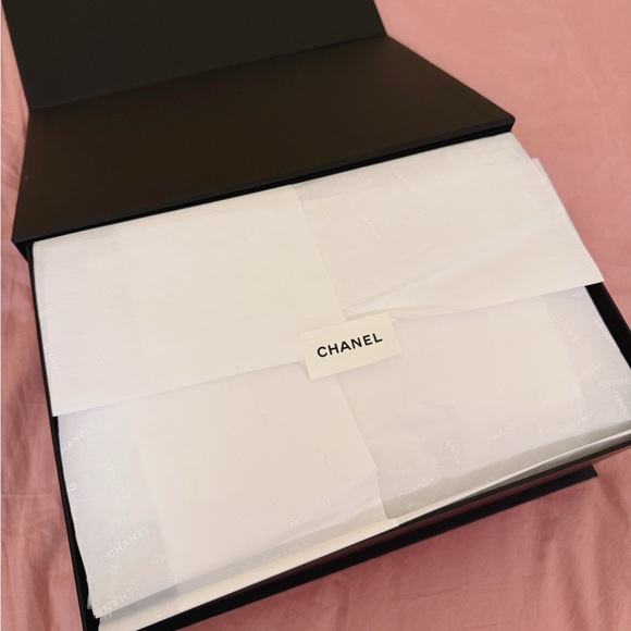 Chanel Small Flap Bag 23k Light Coral Pink Caviar Camellia Motif Chain Detailing - Picture 12 of 16